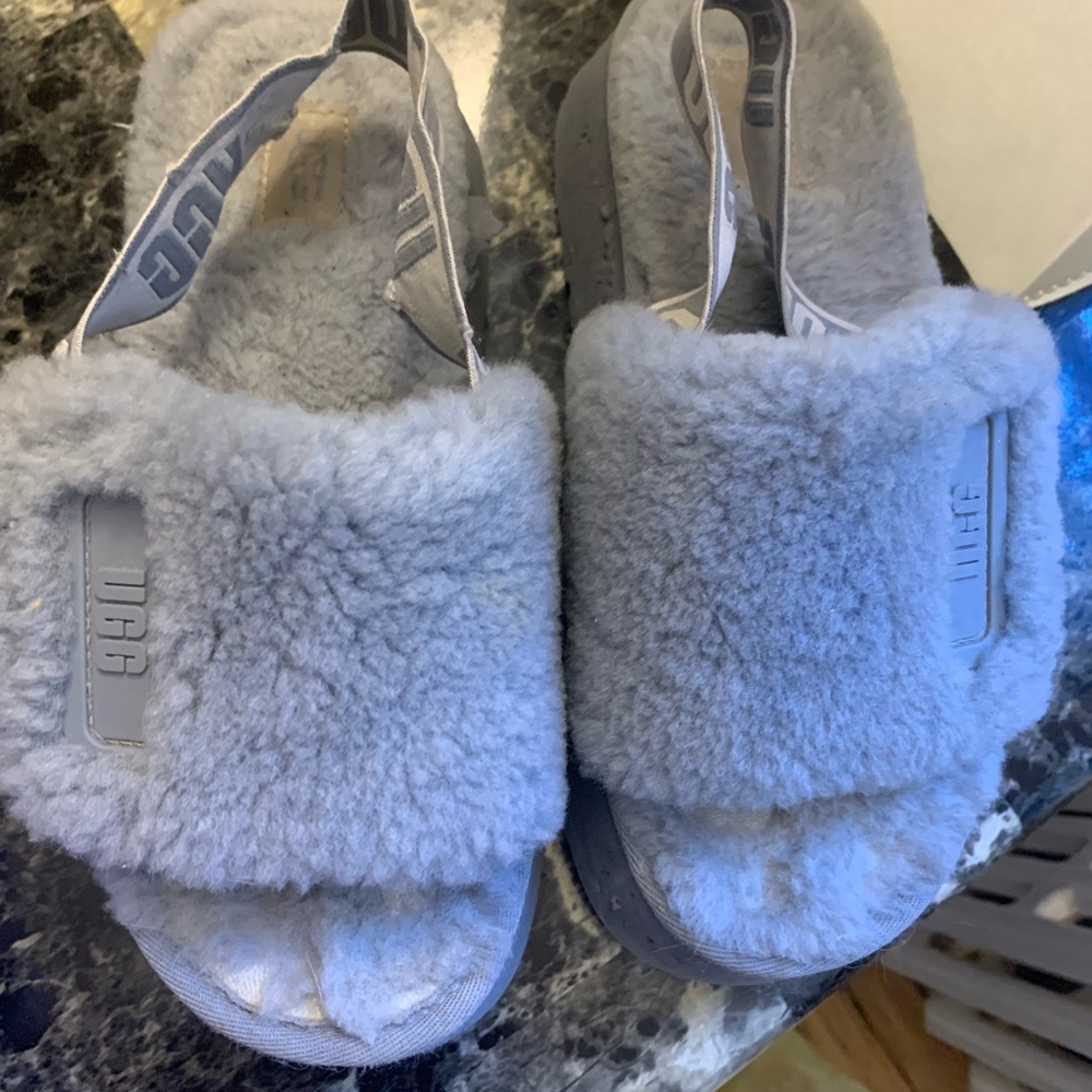 UGG Fluffy Sandals in Light Gray